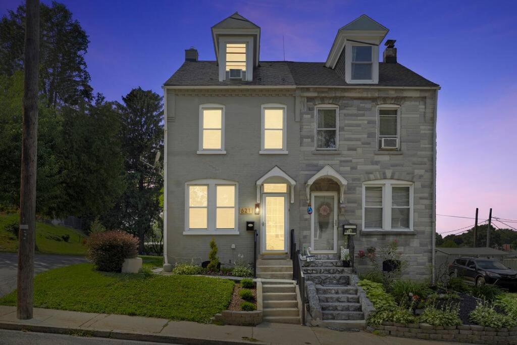Rare City Home W/ Backyard Fire-Pit & Hottub Lancaster Exteriér fotografie